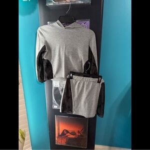 iheart pinc Gray Kids Cropped Hoodie and Skirt Set